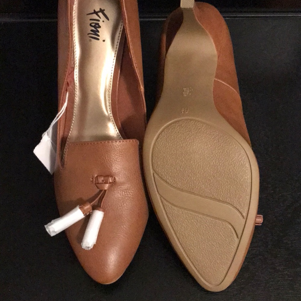Fiona Camel Tassel Heels - Size 8.5 - Picture 3 of 4